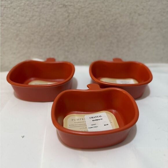 Set of 3  Chantal Pumpkin Shaped Stacking Baking Dishes  3 Cup Stoneware - Picture 2 of 4